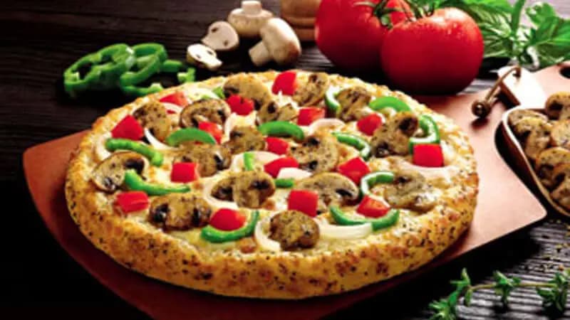 Deluxe Veg Pizza 9 inch Extra Cheese