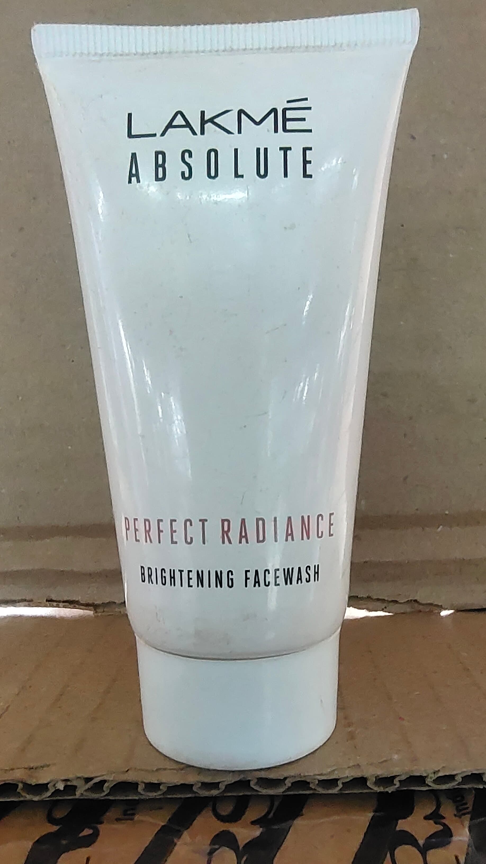 Lakme absolute perfect radiance brightening facewash