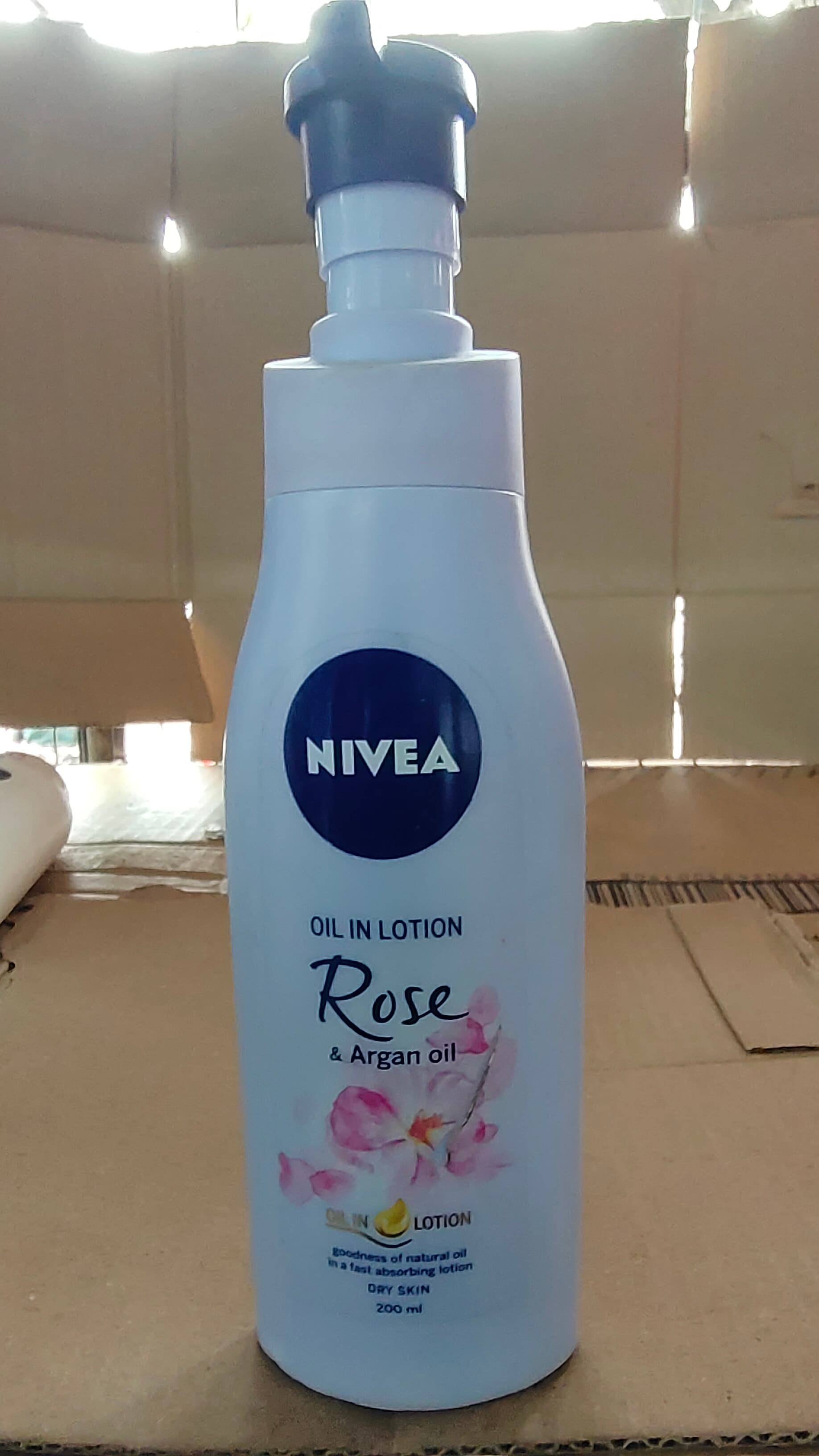 Nivea oil in lotion rose & argan oil