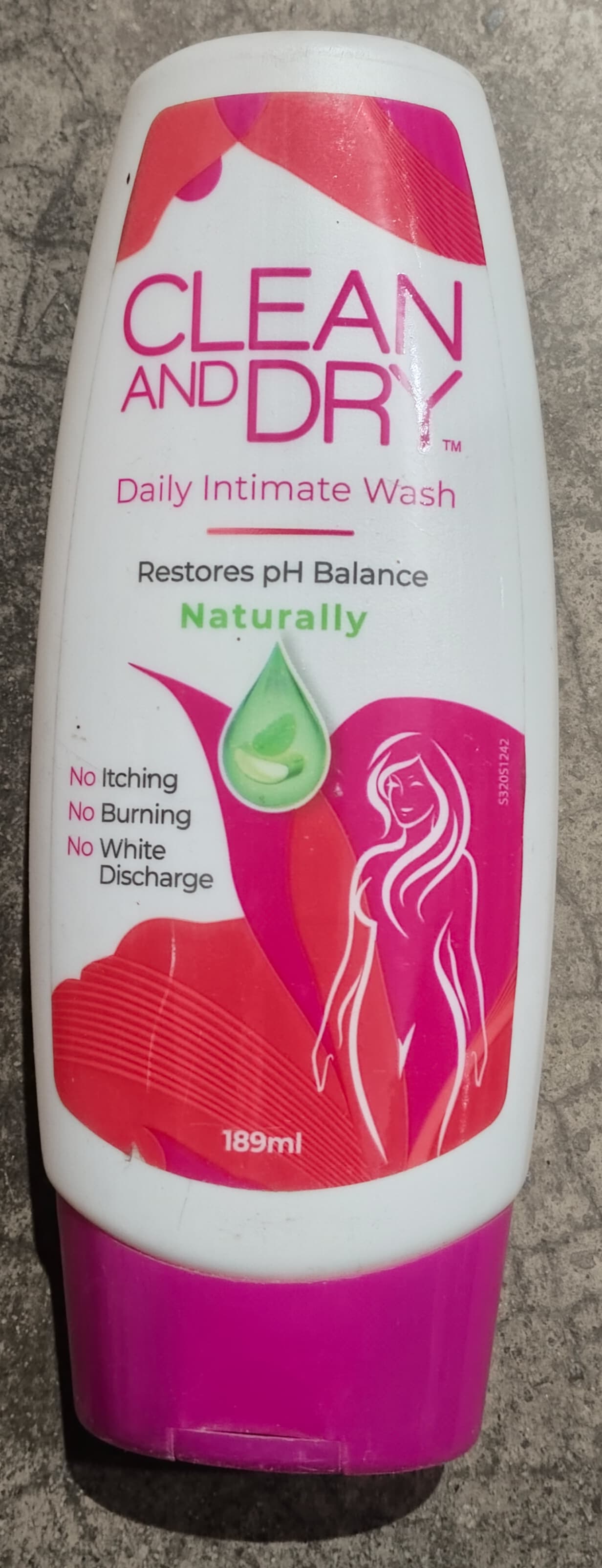 Clean and dry daily intimate balance