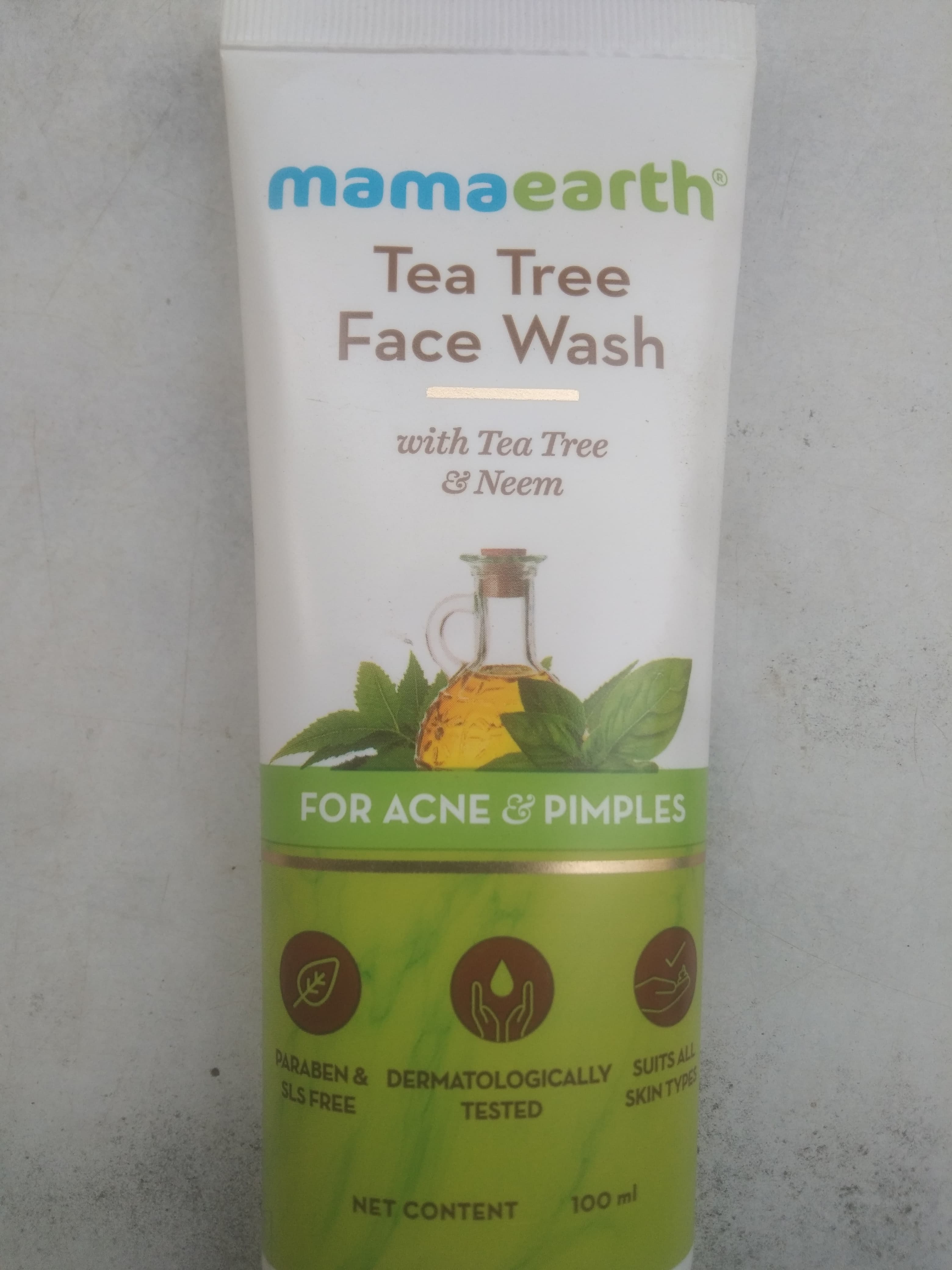 Mama earth tea tree face wash