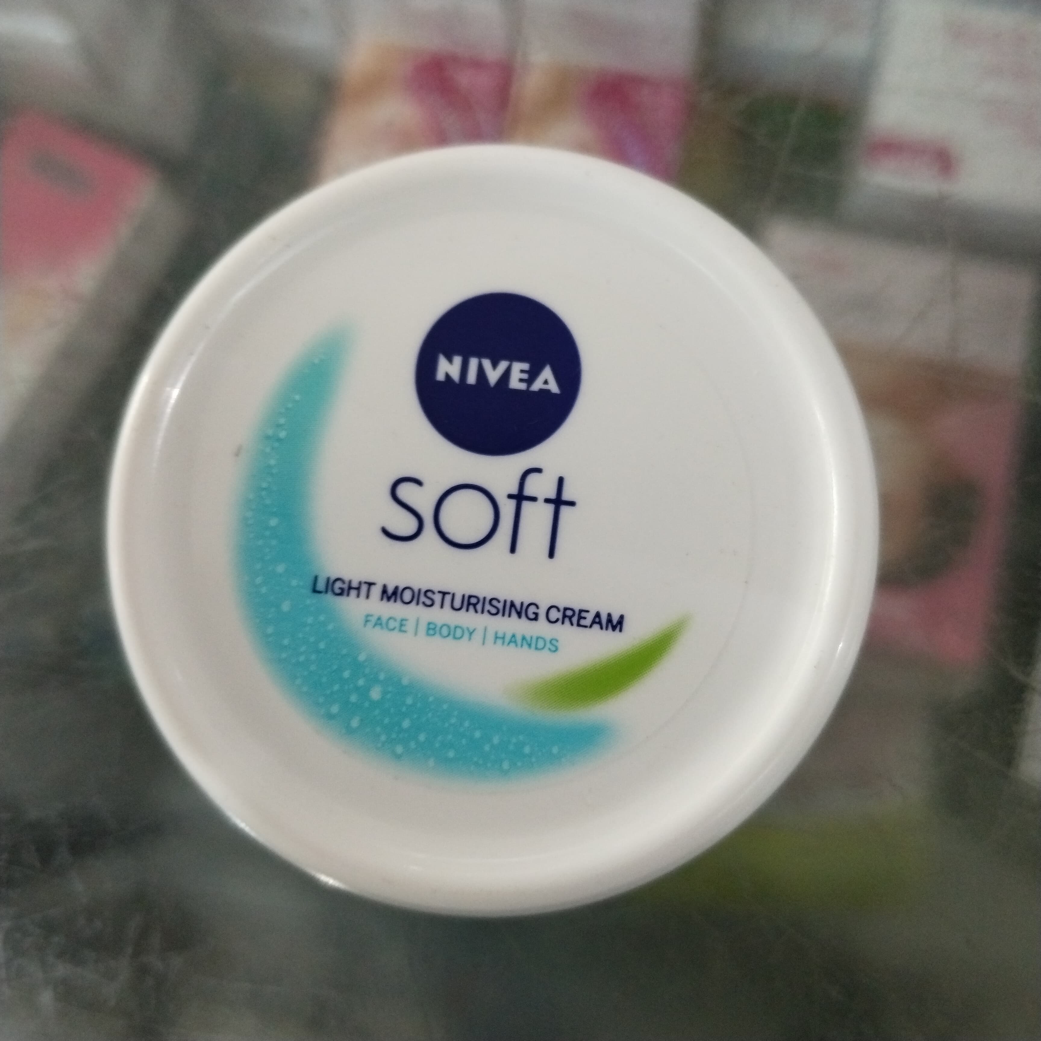 Nivea soft light moisturising cream
