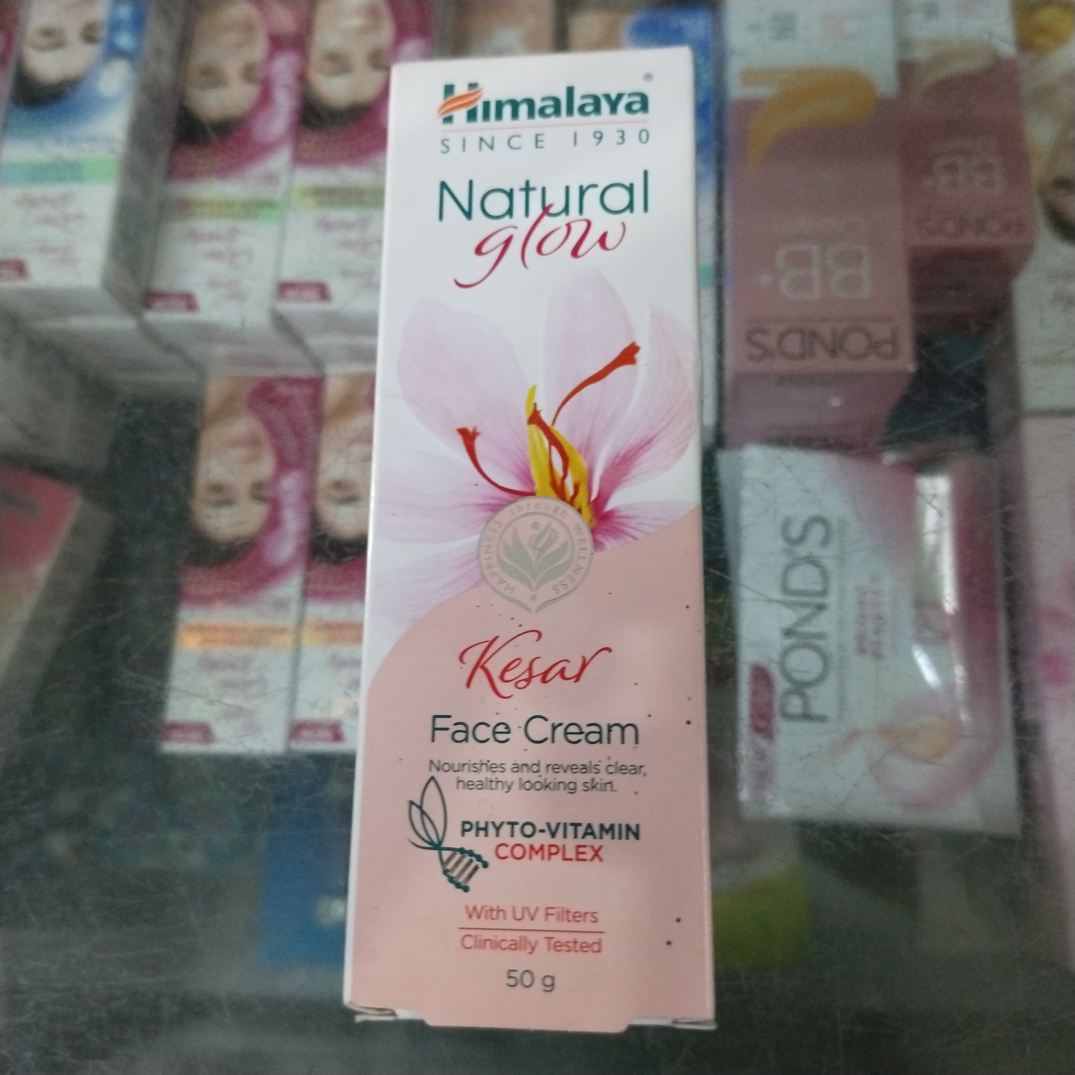Himalaya natural glow kesar face cream