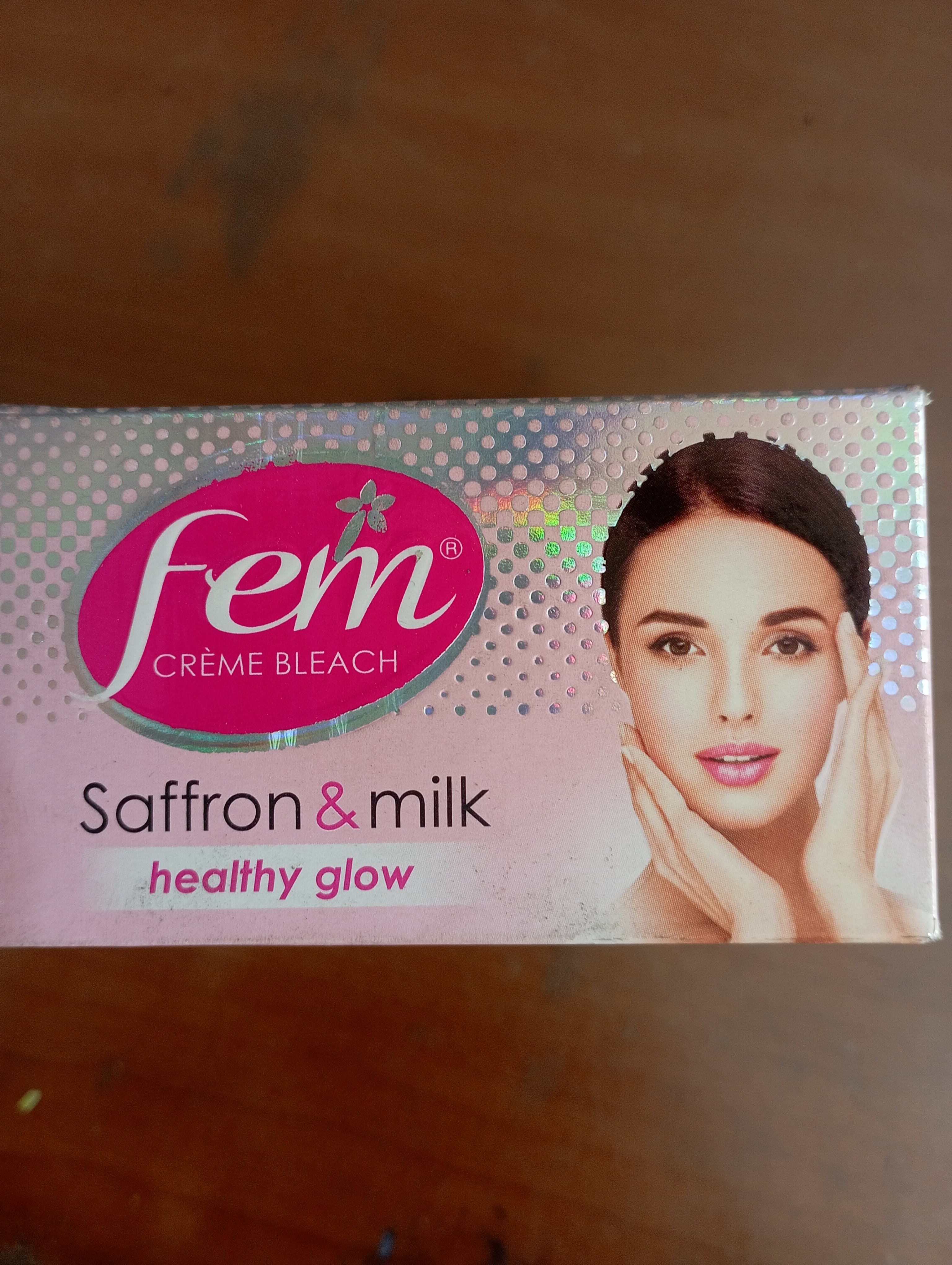 Fem creme bleach saffron & milk healthy glow
