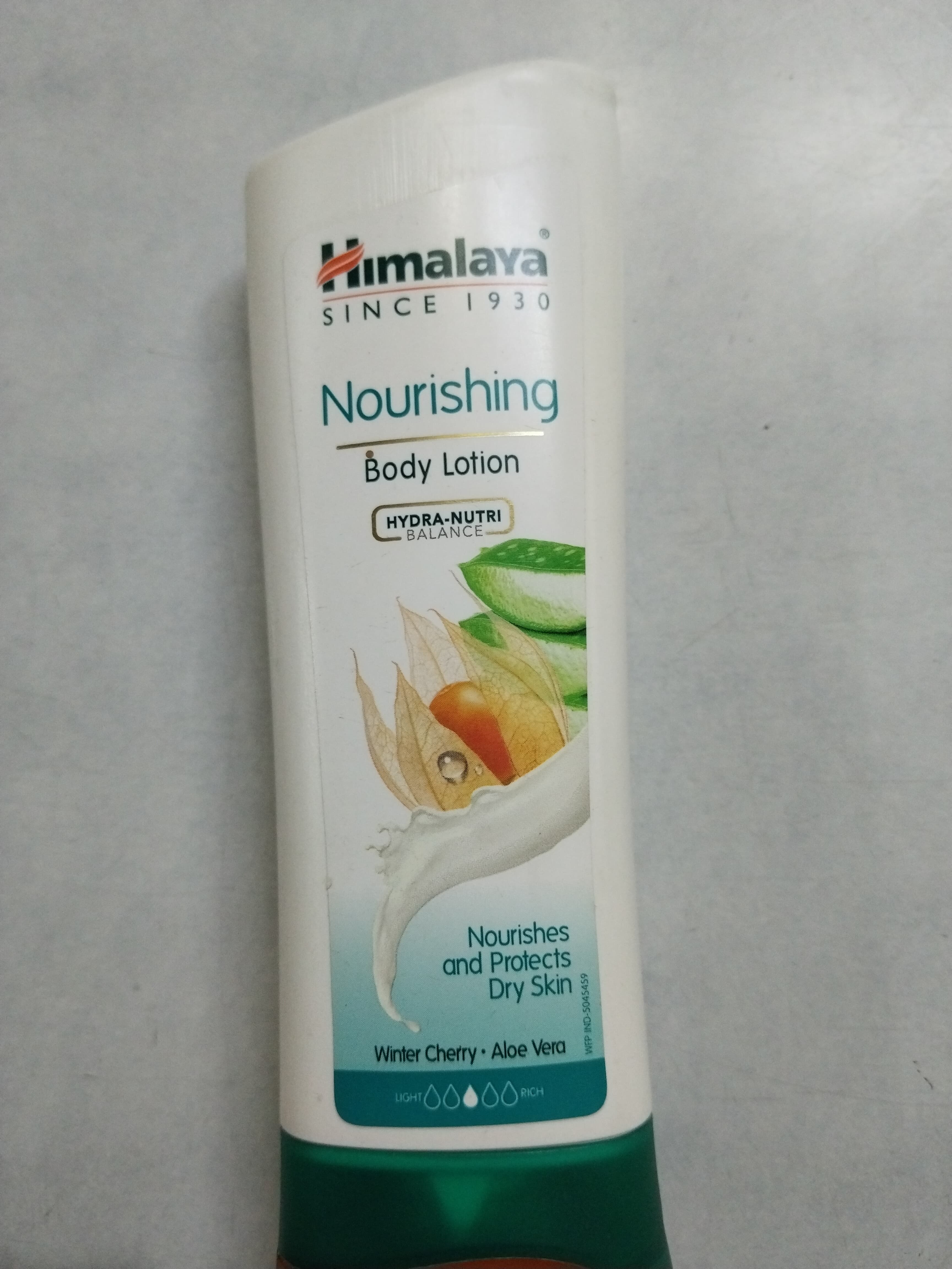 Himalaya nourishing winter cherry aloe vera body lotion