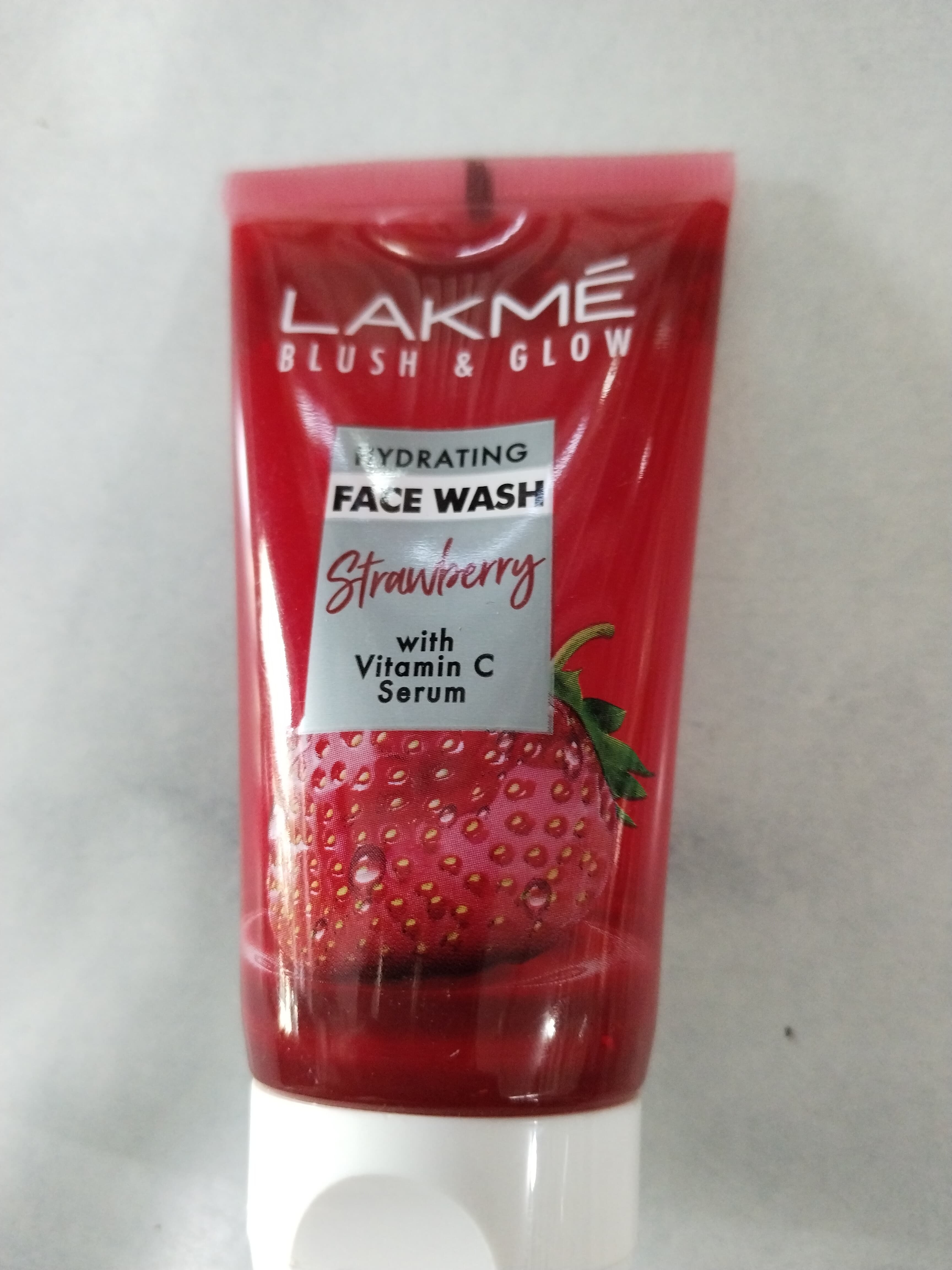 Lakme blush and glow hydrating strawberry face wash