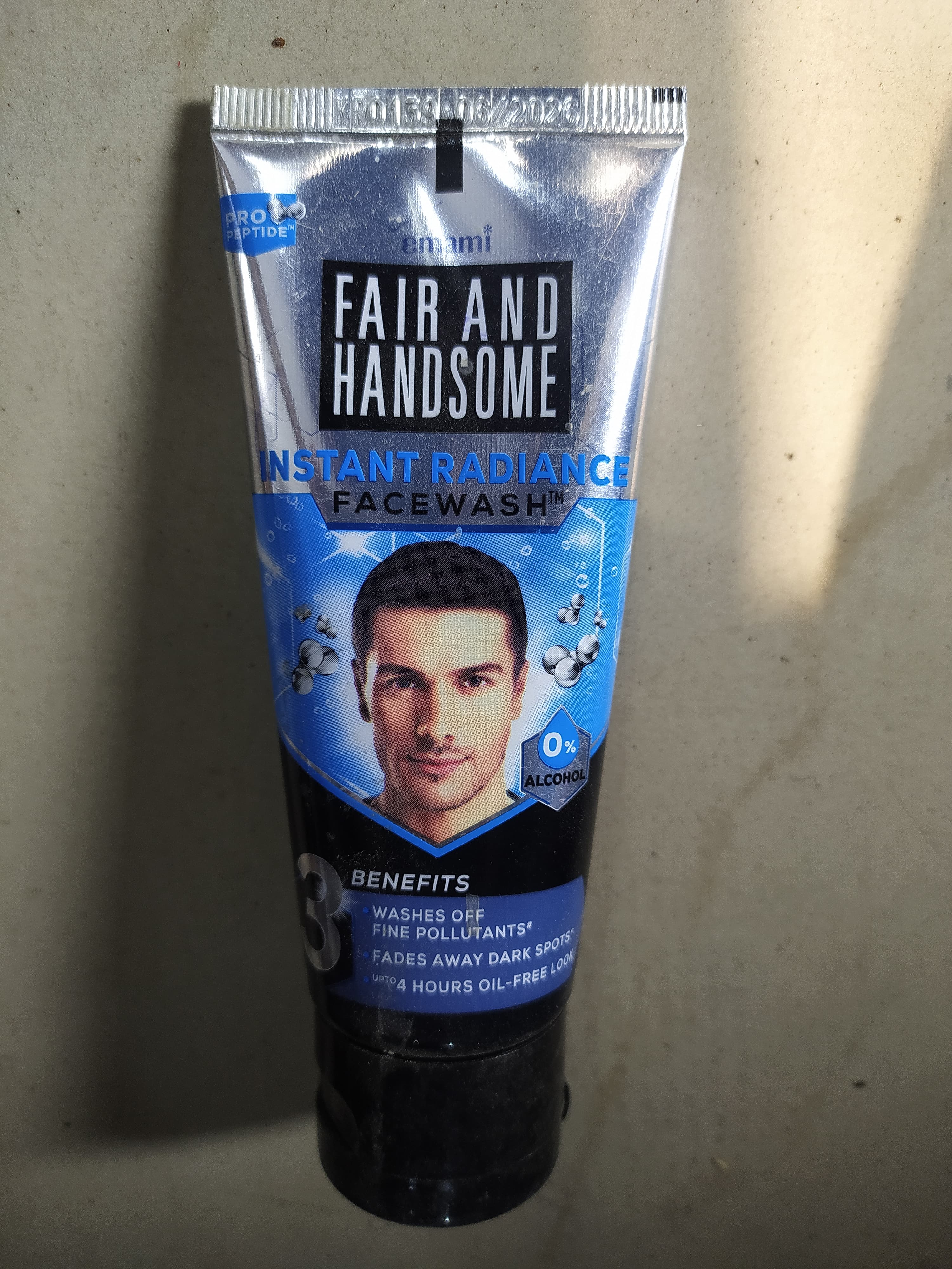 Fair and Handsome Instant radiance Facewash