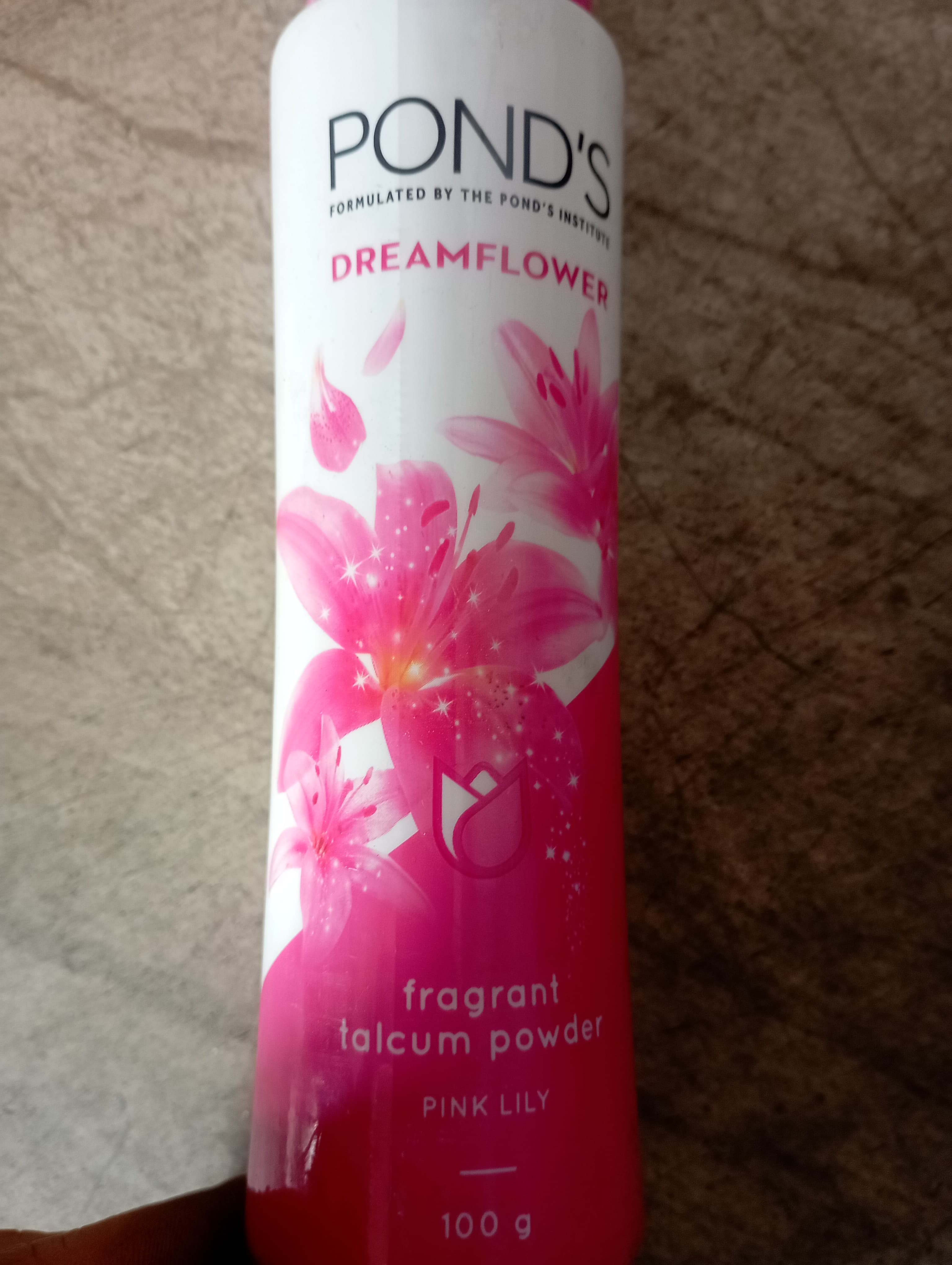Ponds dreamflower fragrant talcum powder
