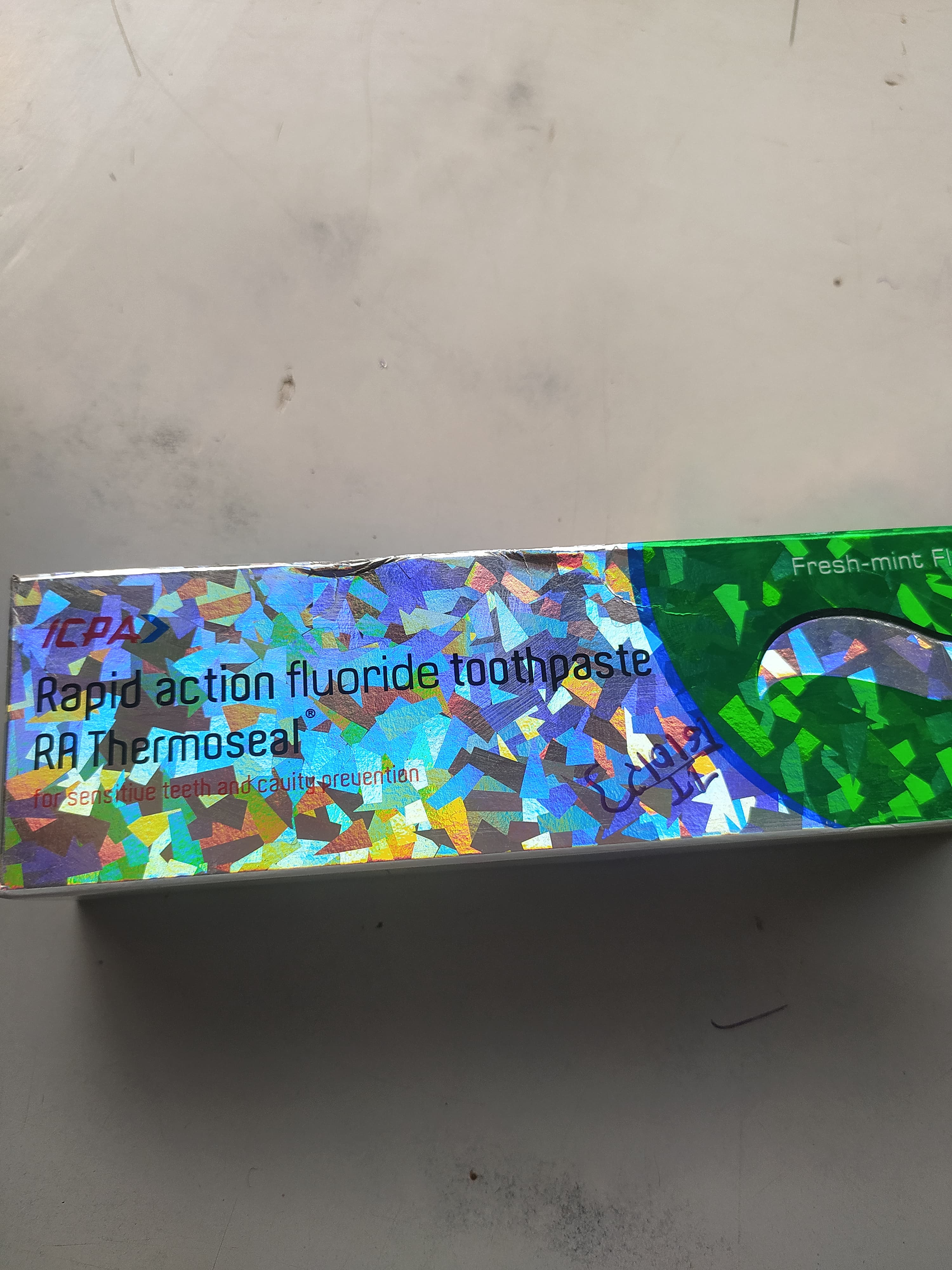Rapid action fluoride toothpaste Ra thermoseal For sensitive teeth and cauity prevention