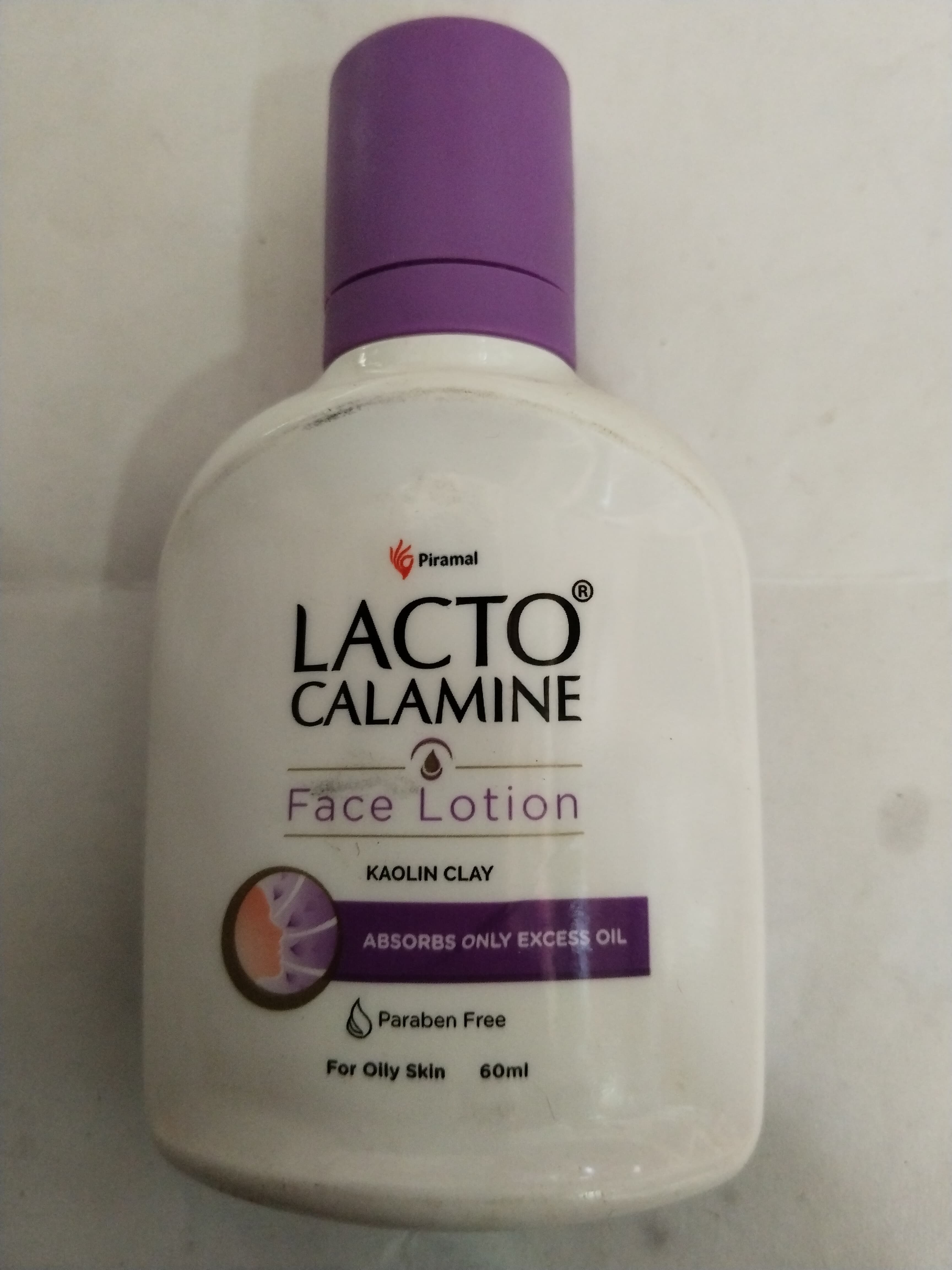 Lacto Calamine Absorbs only excess oil Kaolin clay Face lotion