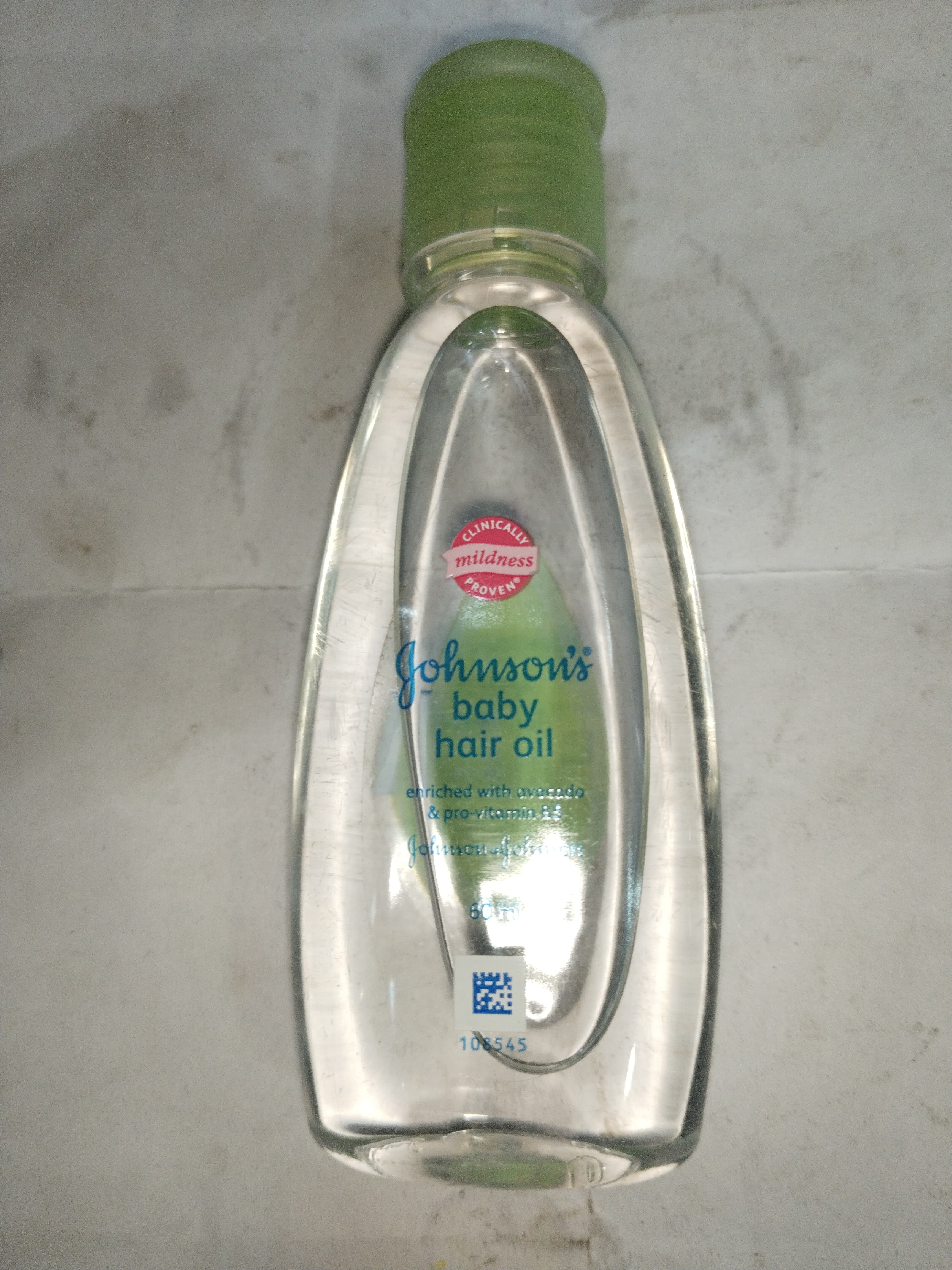 Johnson's Baby Hair oil Enriched with avocado & pro-vitamin b5