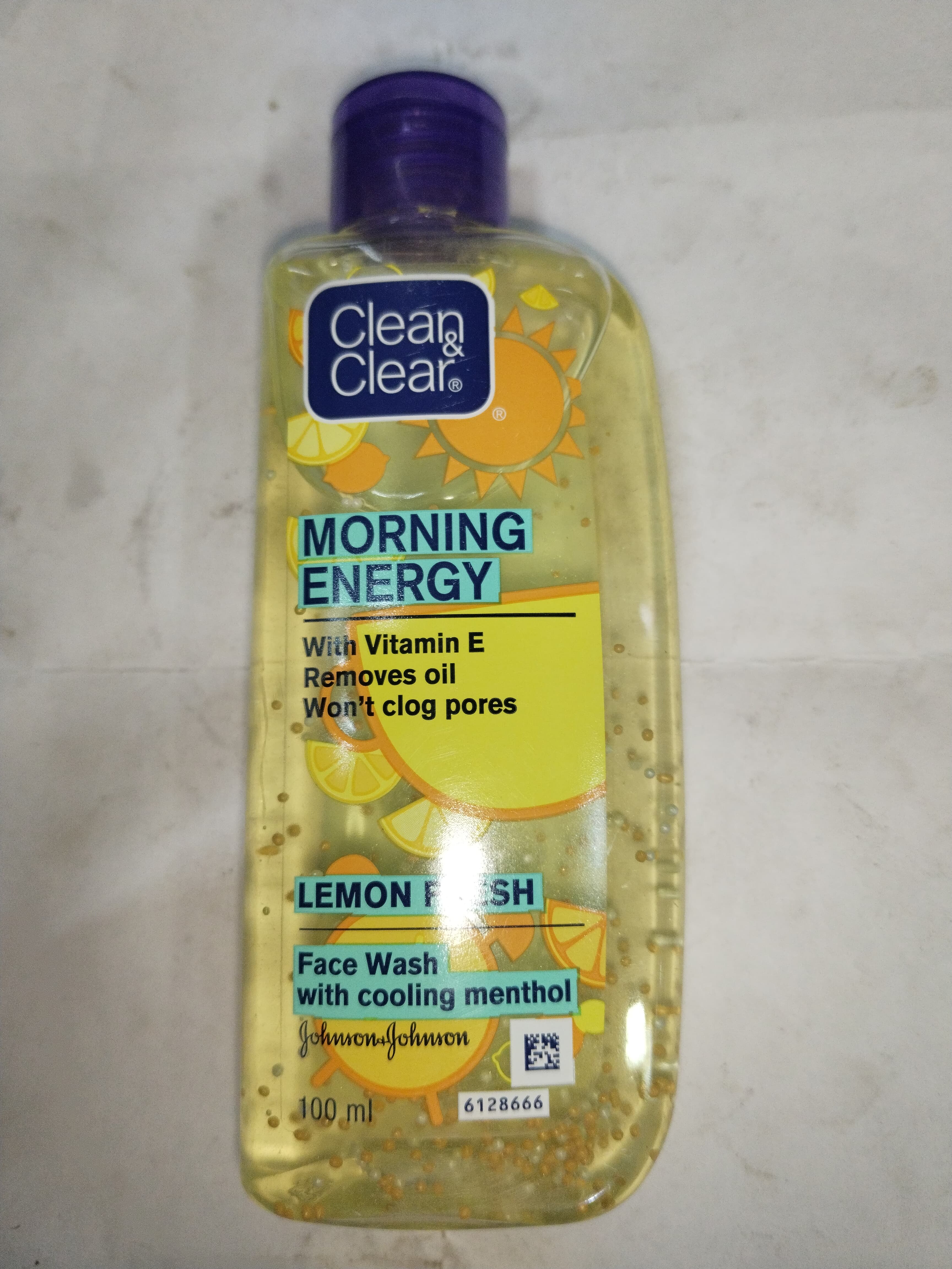 Clean & Clear Morning Energy Lemon fresh Face wash With cooling menthol