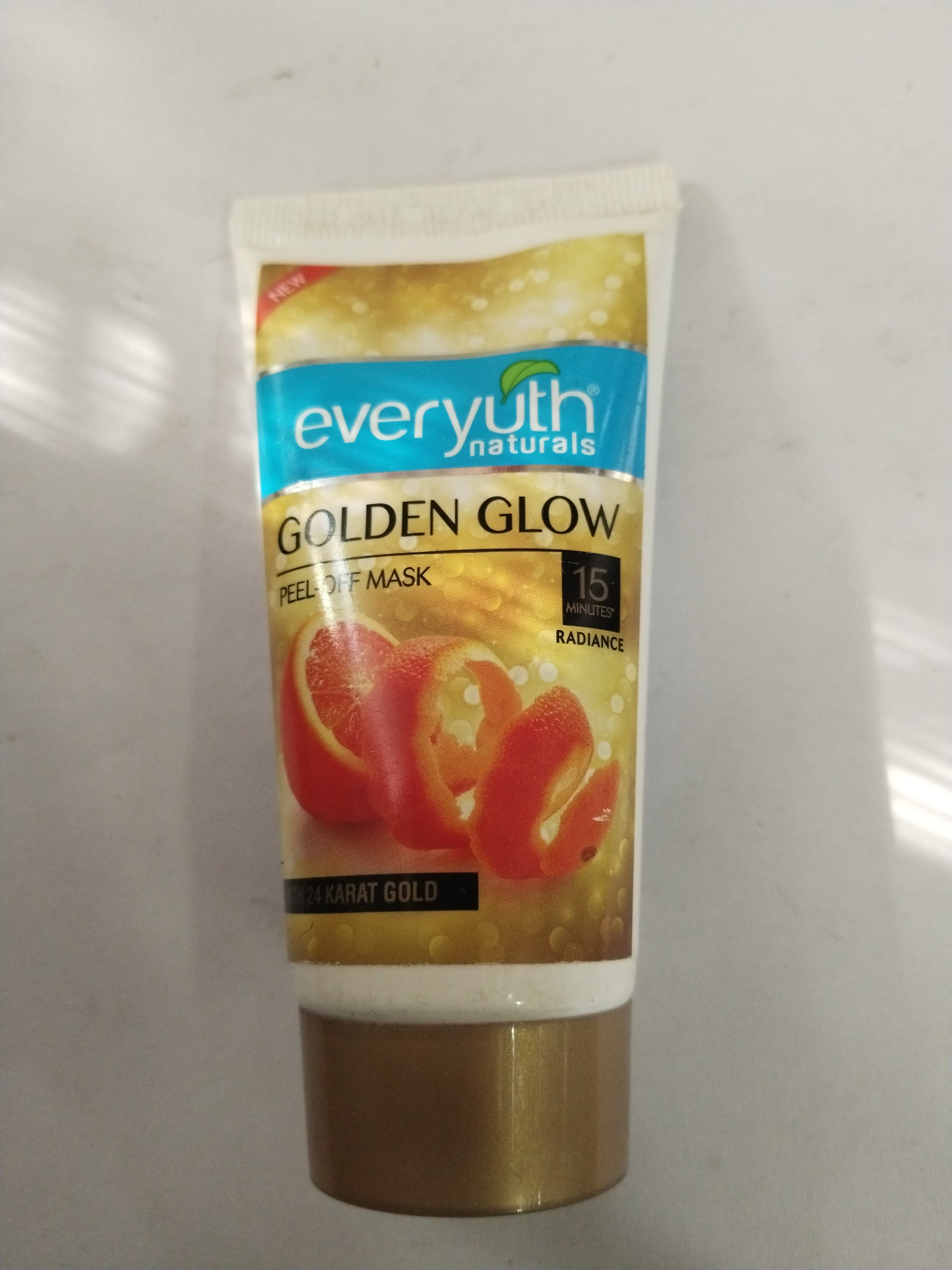 Everyuth naturals Golden glow Peel-off mask with 24 karat gold