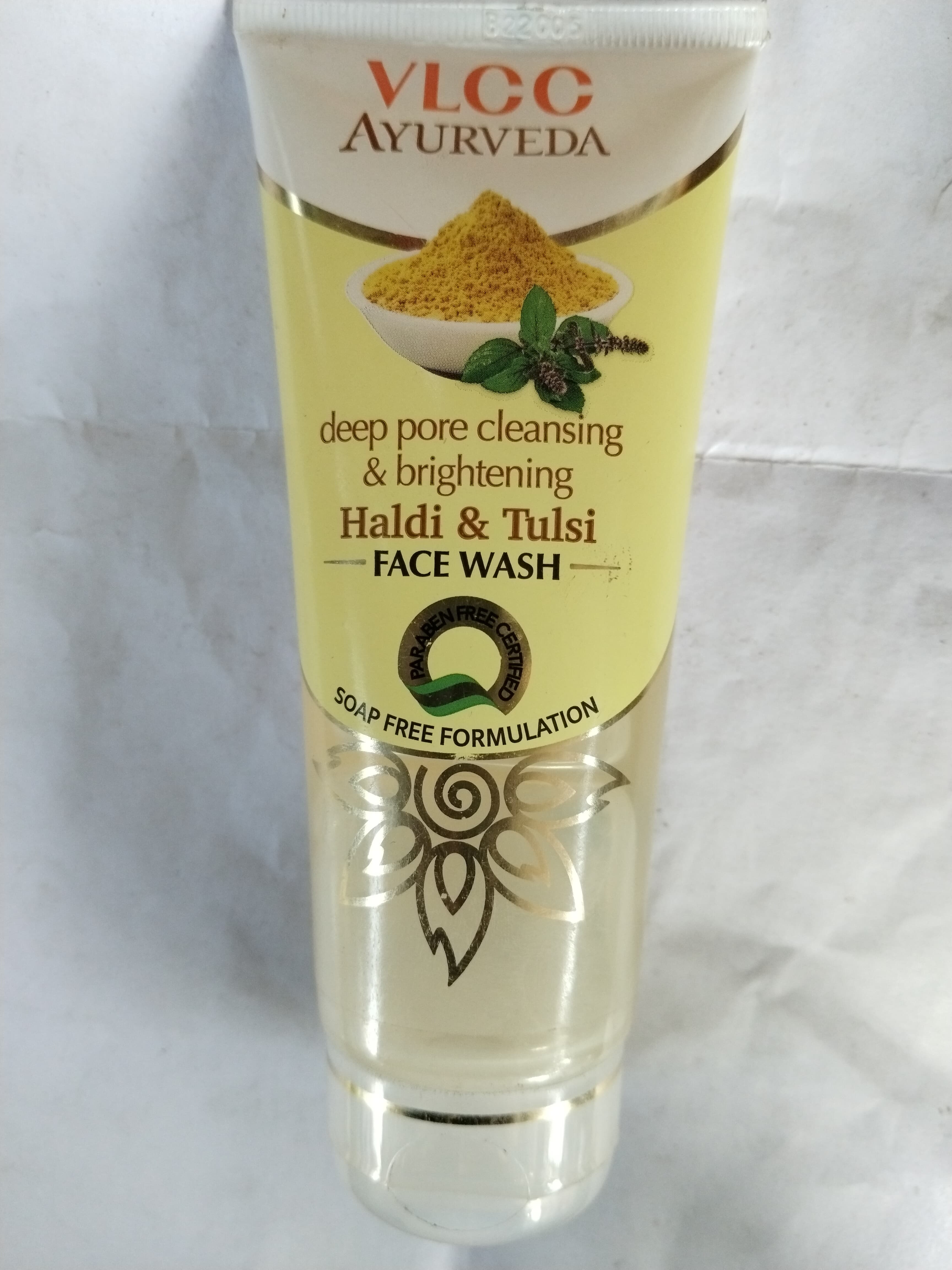 Vlcc Ayurveda Haldi & tulsi Deep pore cleansing & brightening Face wash