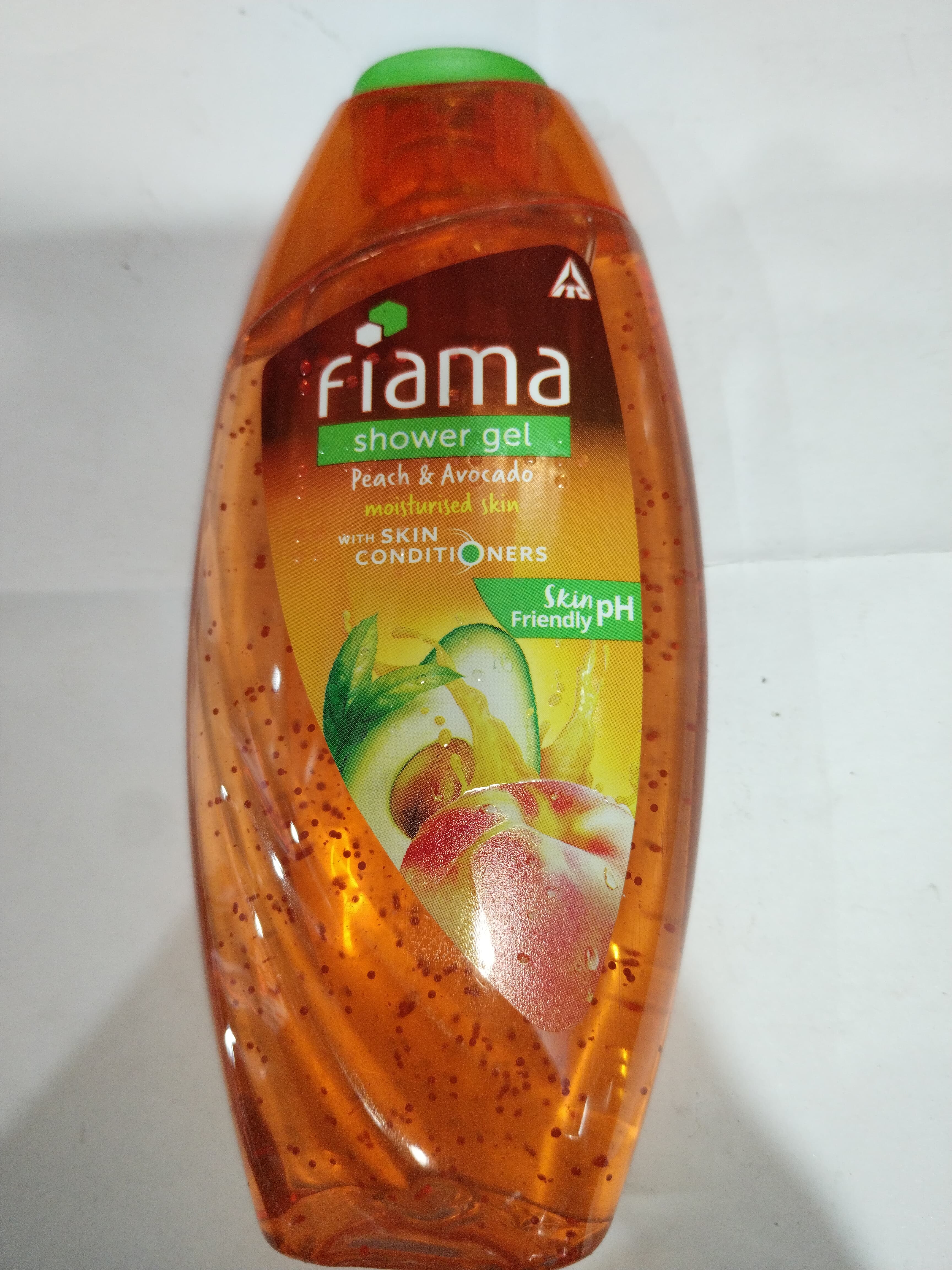 Fiama Shower gel Peach & avocado Moisturised skin With skin Conditioners