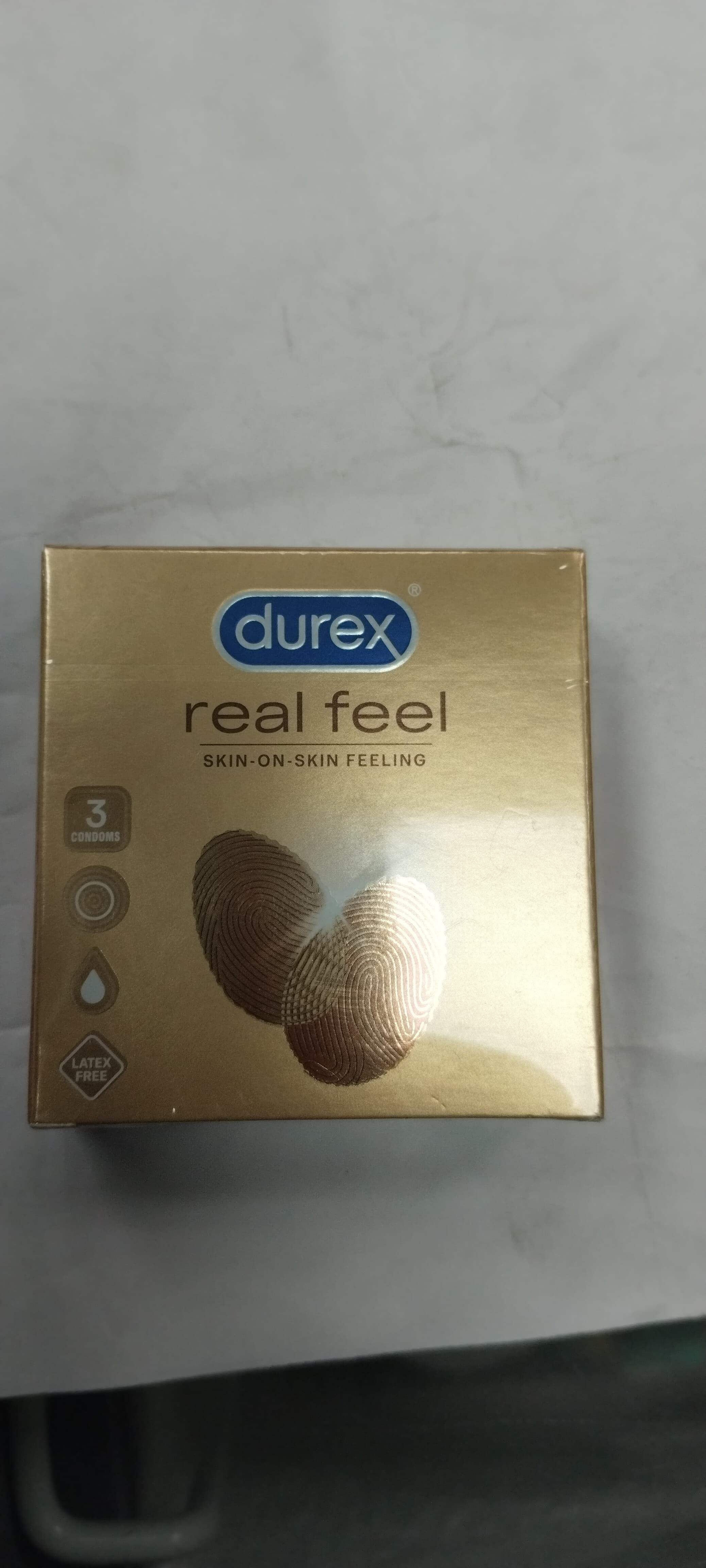 (durex Real feel Condoms Skin on-skin feeling