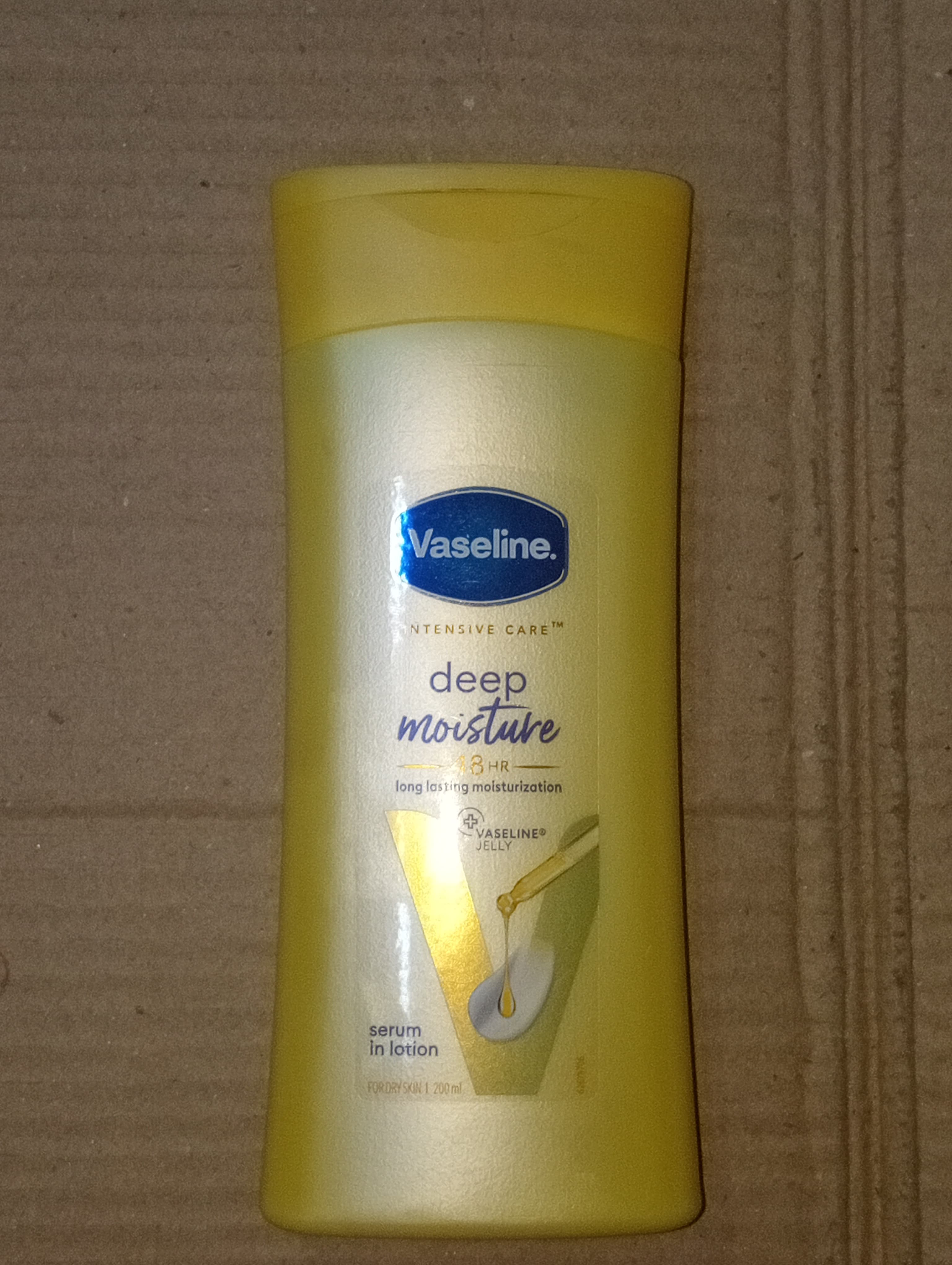 Vaseline. Deep Moisture Serum In lotion