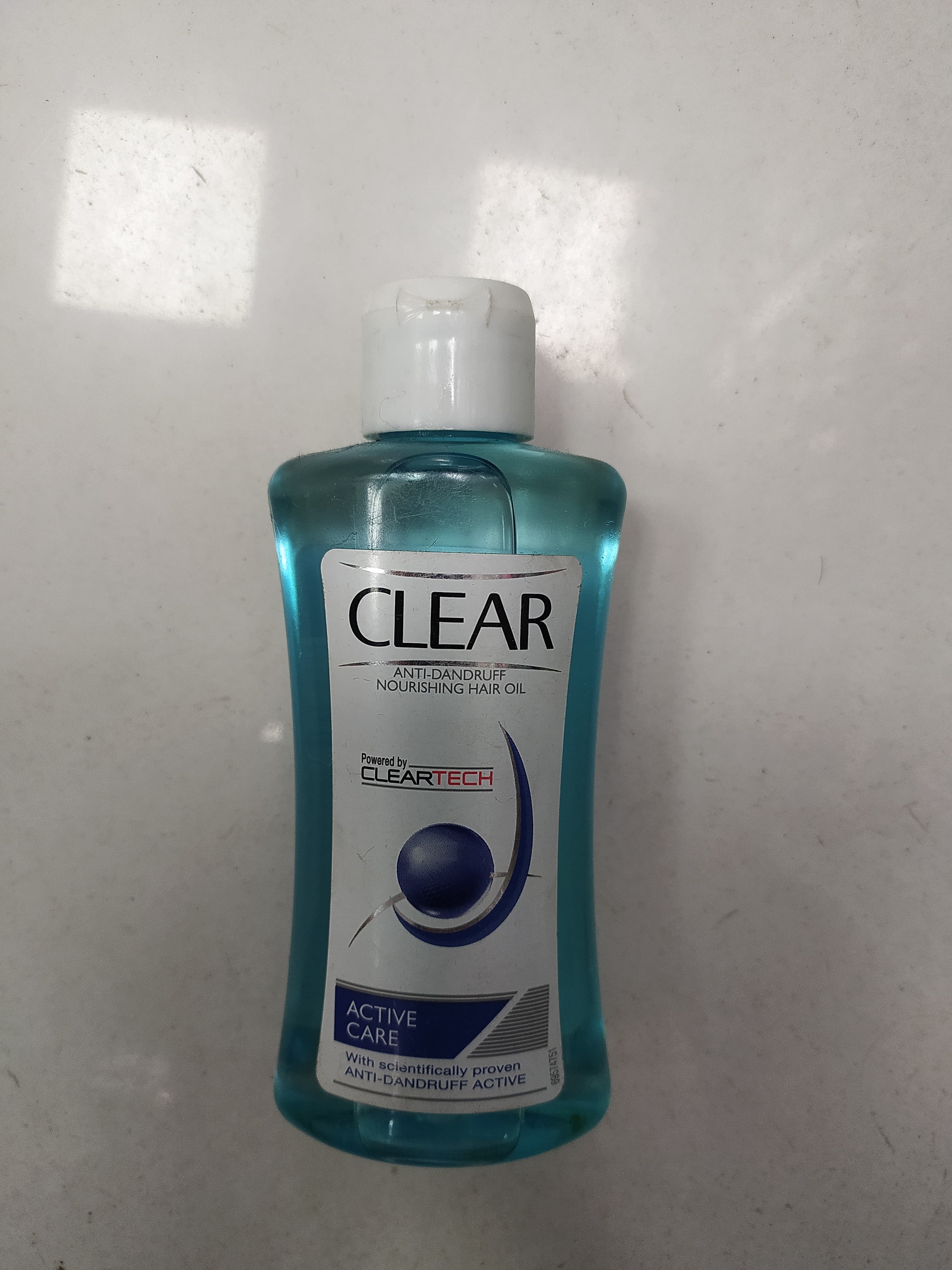 Clear Anti-dandruff Nourishing hair oil Powered by Cleartech Active Care