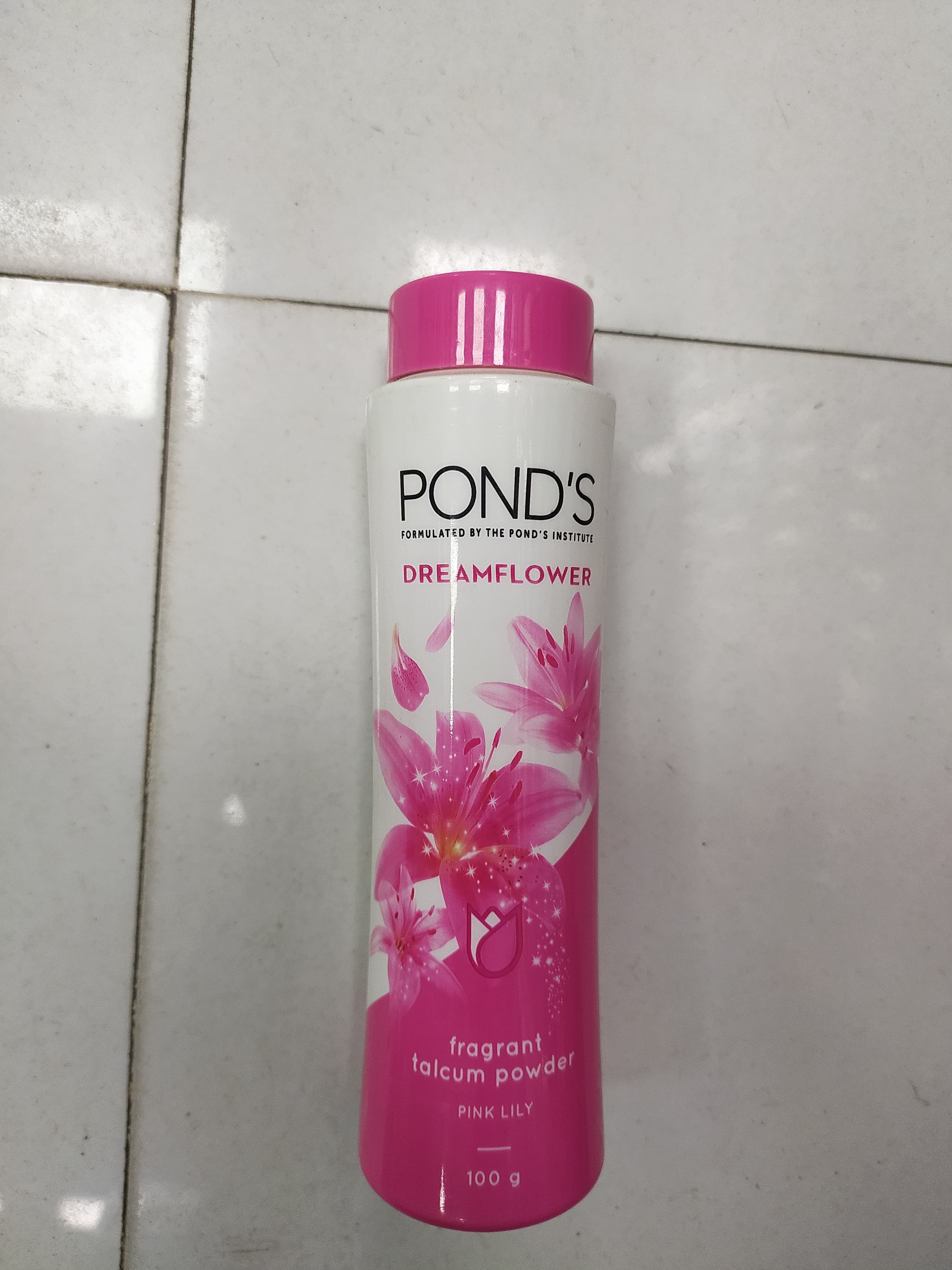 Pond's Dreamflower Fragrant Talcum Powder Pink lily