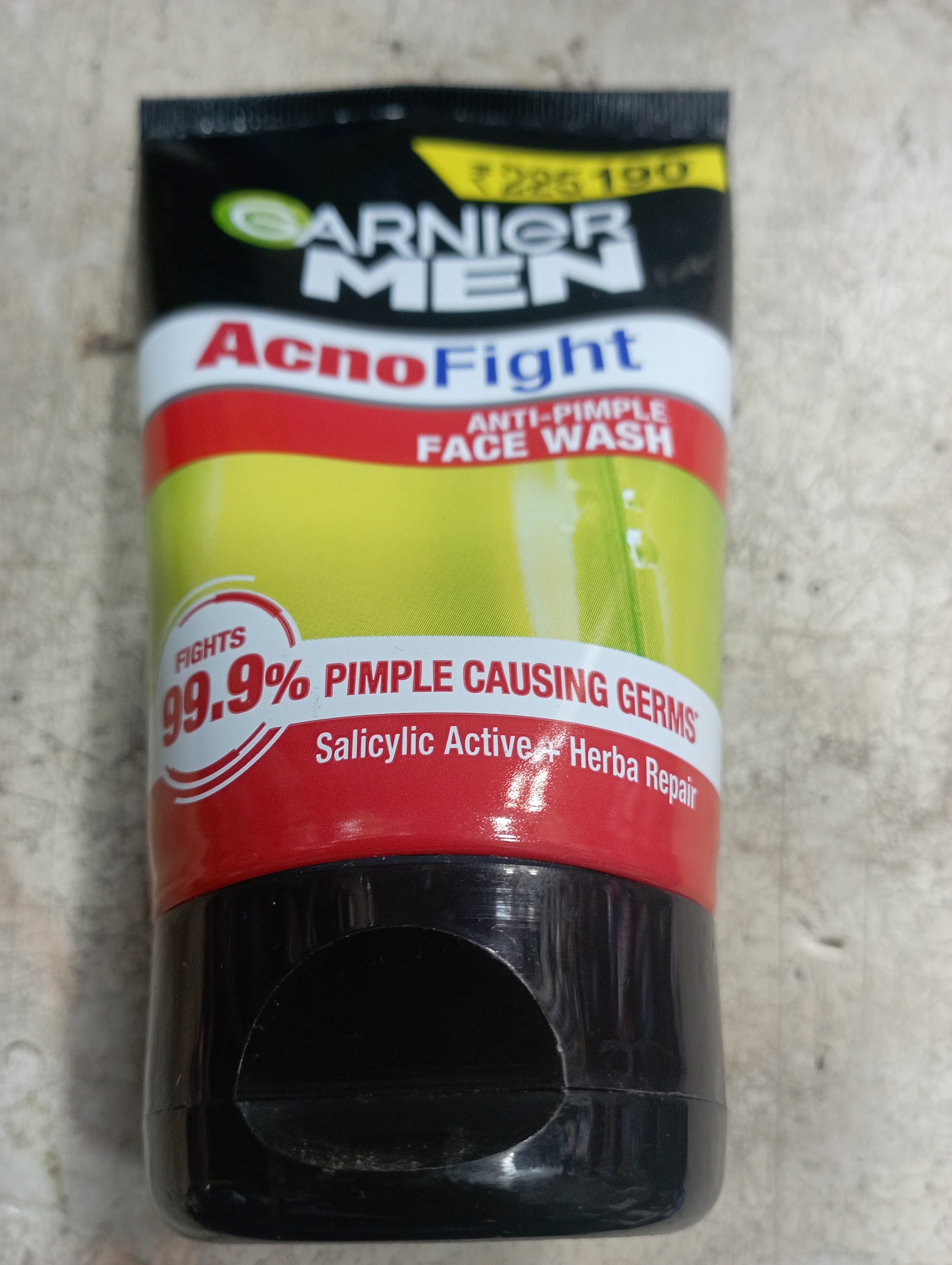 Garnier Acnofight Anti-pimple Face wash Fights 5 pimple causing germs Salicylic active herba repair