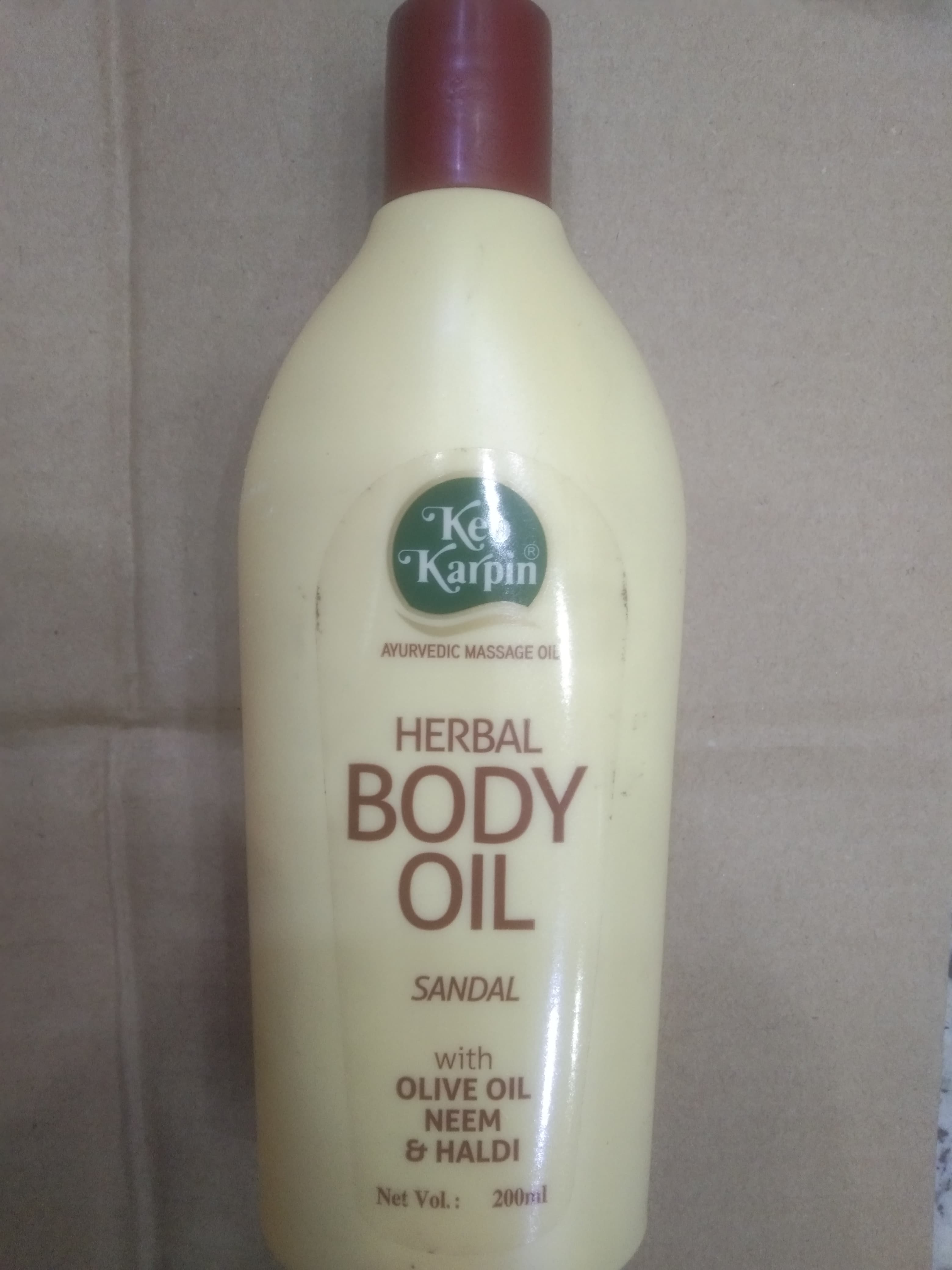 Keo Karpin Ayurvedic massage oil Herbal Body Oil Sandal With Olive oil Neem & haldi Net vol.: 200ml