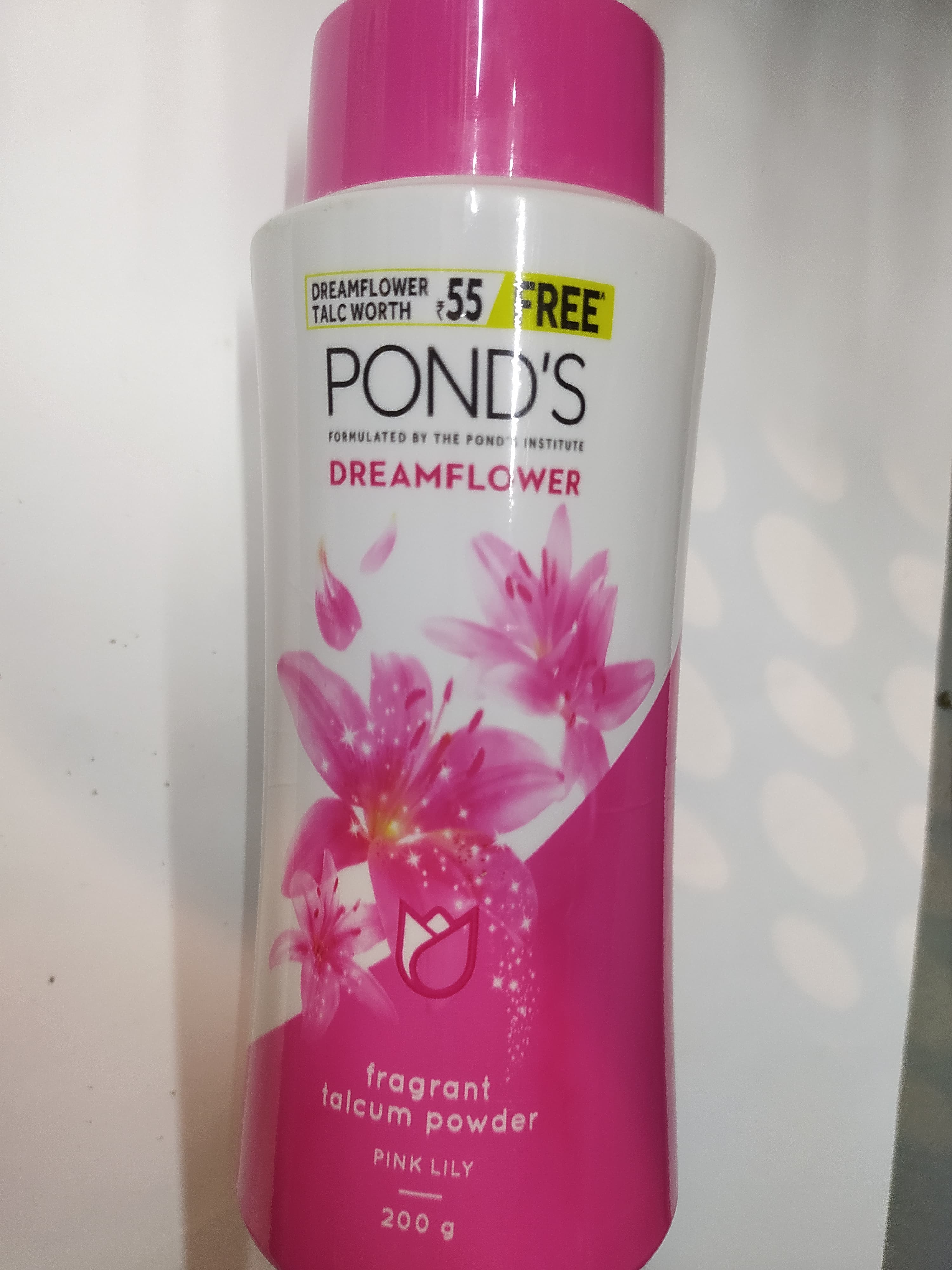 Pond's Formulated by the pond's institute Dreamflower Fragrant Talcum powder Pink lily 200 g