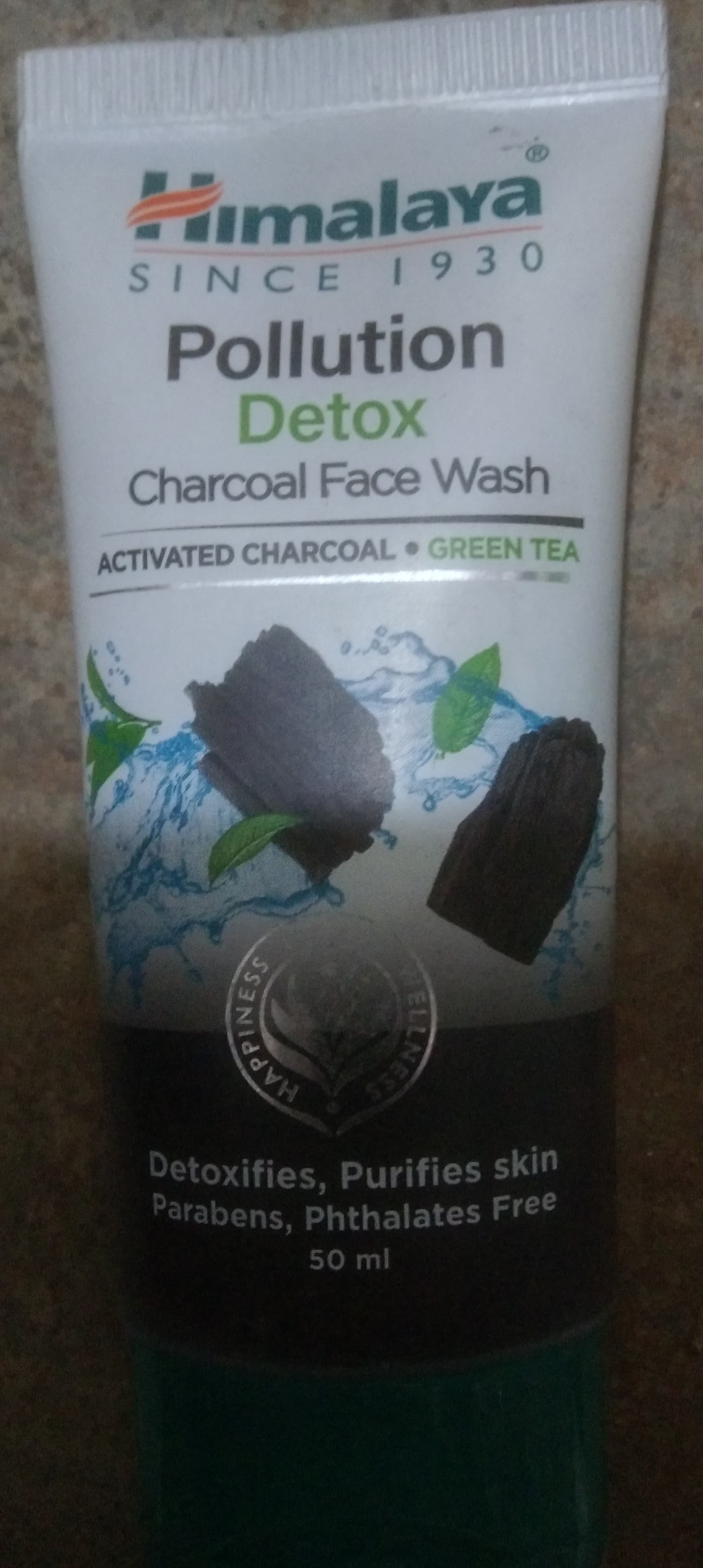 Himalaya pollution detox charcoal face wash 50ml