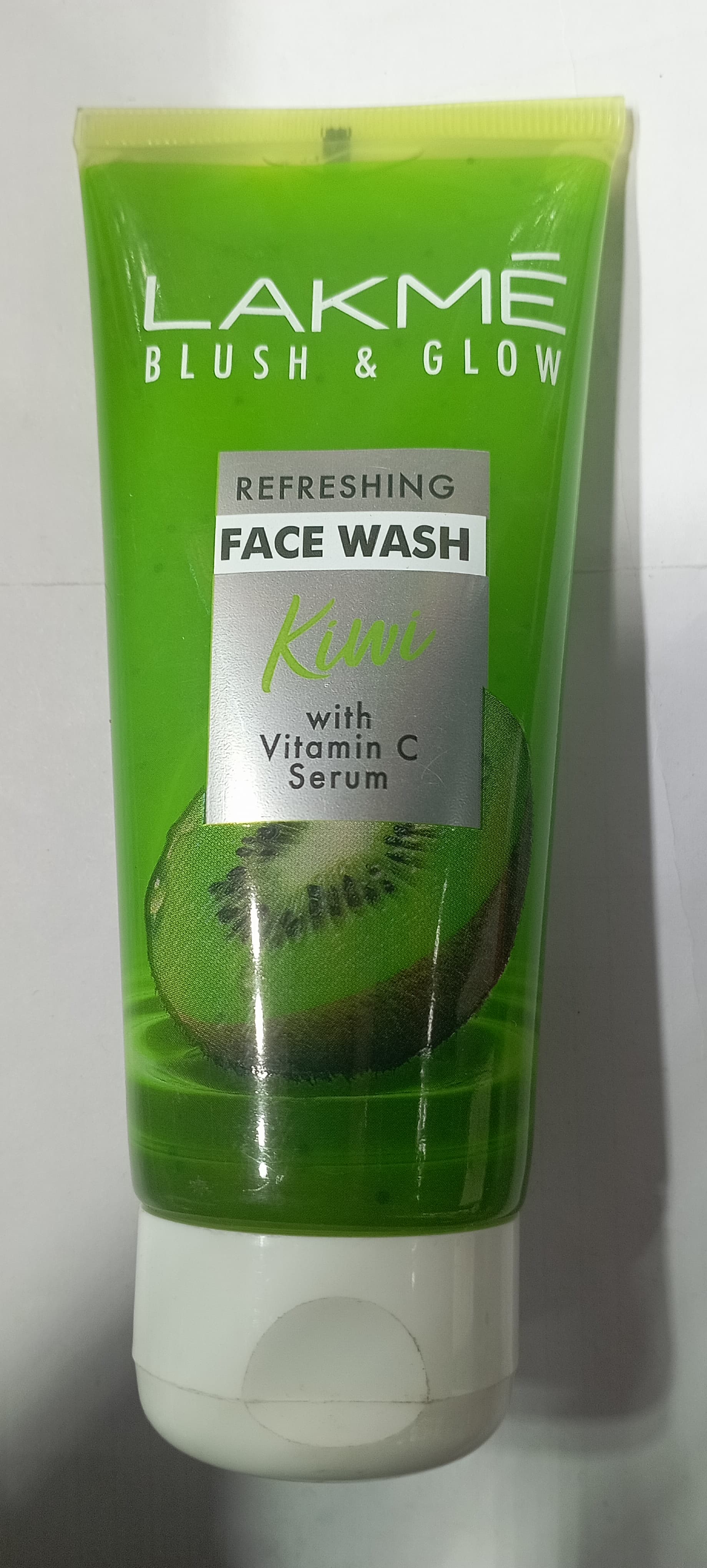 Lakme blush & glow face wash kiwi with vitamin c serum 259 g