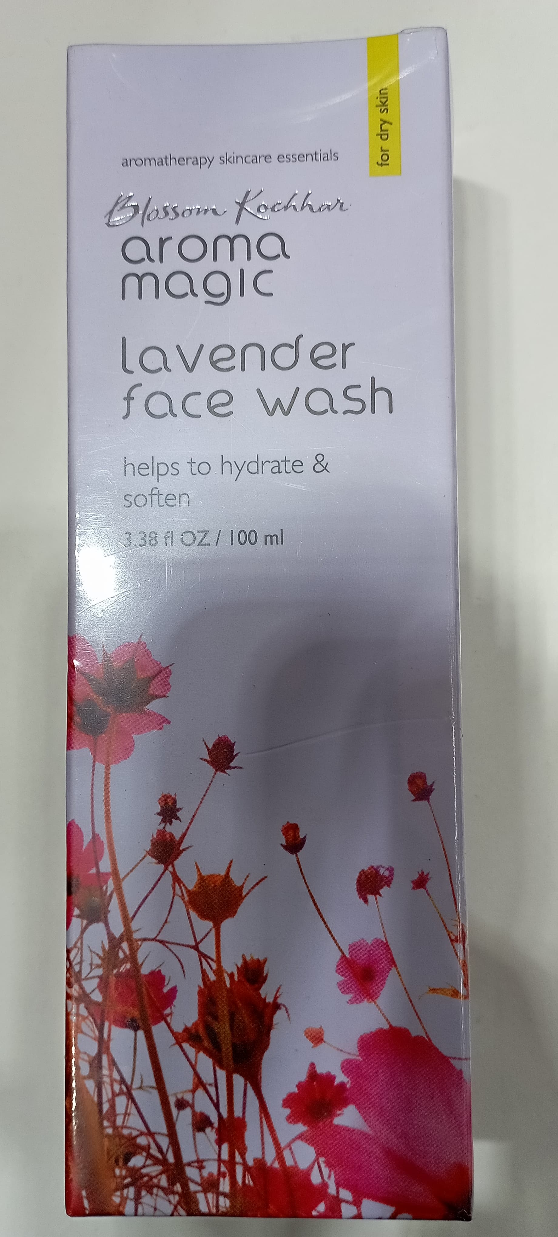 Blossom kochhar aroma magic lavender face wash 100 ml