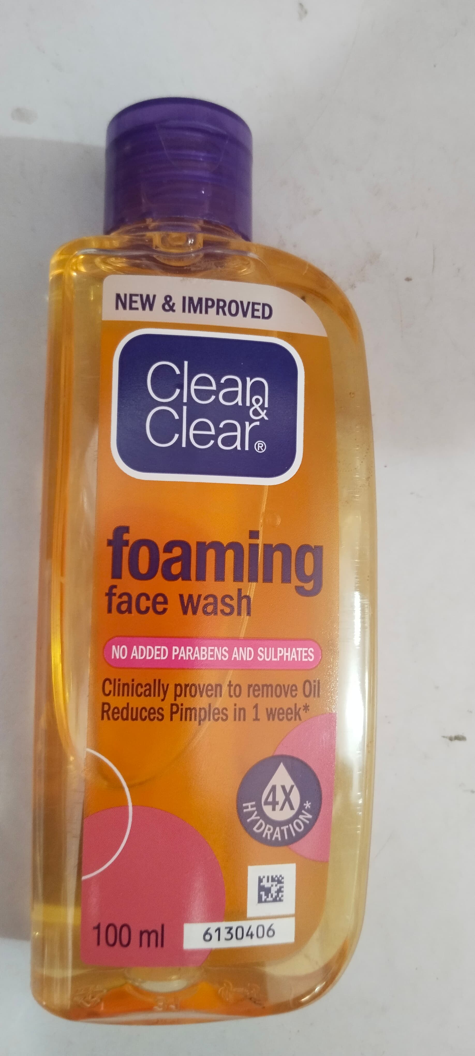 Clean clear foaming facewash