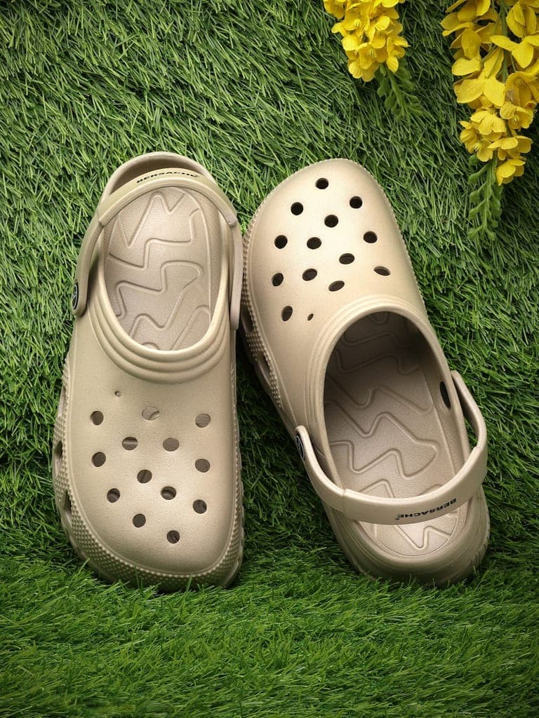 Bersache Extra Soft Classic Casual with Back Strap Regular wear with Ultra Soft & Flexibility Technology Clog for Men's