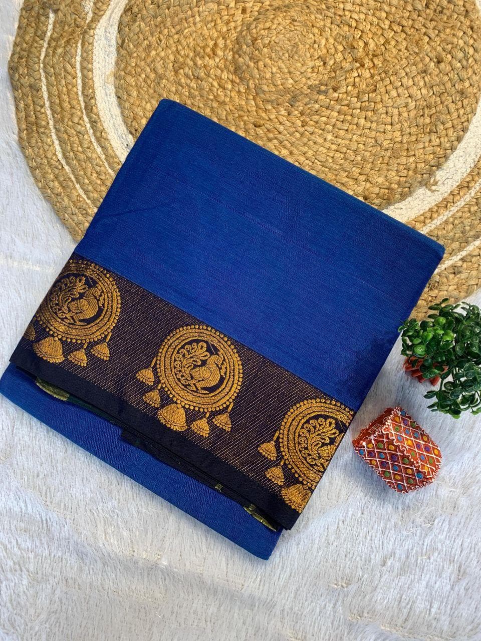 minjal-floral-jacquard-cotton-silk-saree-with-designer-jhumki-border1