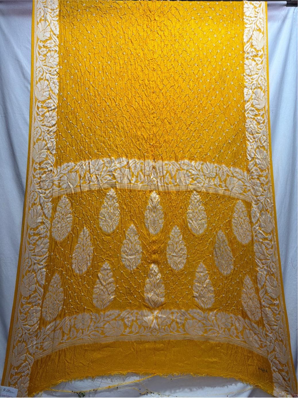 kala-sanskruti-all-over-golden-color-art-silk-bandhani-saree1