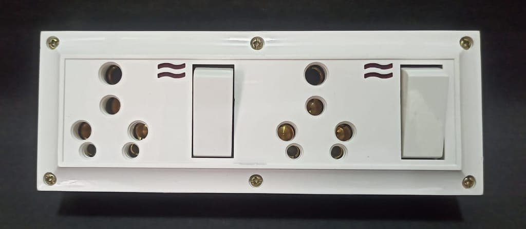 16a-2-sockets-&-2-switch-extension-box-with-indicator,-6a-plug-&-25-meter-wire1