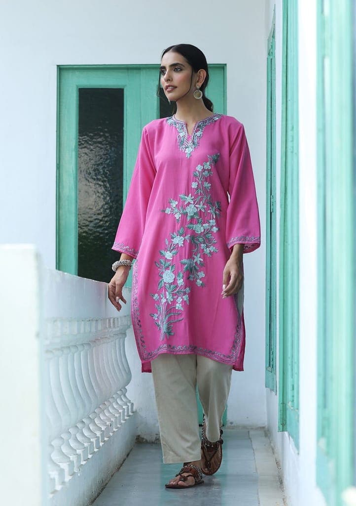 hoc-crafts-aari-embroidered-cotton-solid-women's-long-kurta---pink1