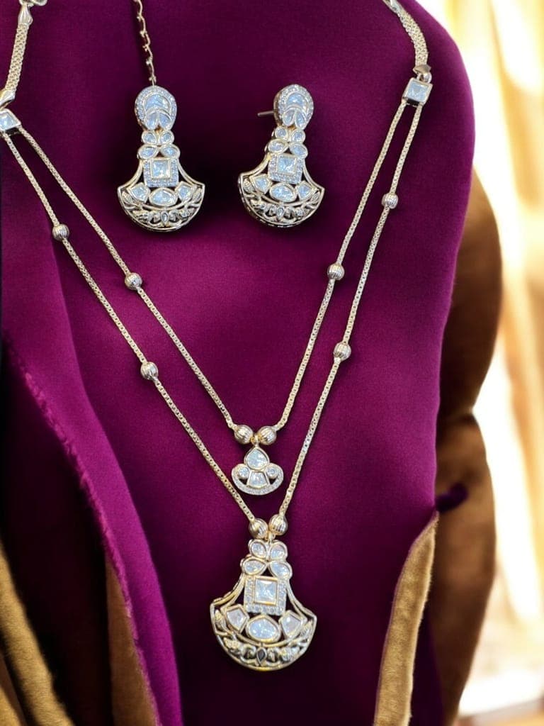 gold-plated-kundan-meenakari-pendant-set-by-dia-art-jewels1