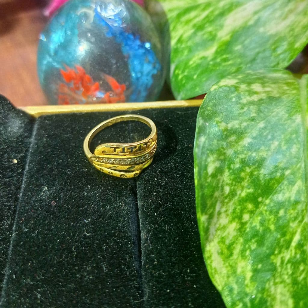 elegant-gold-plated-alloy-ring-–-dazzling-zircon-stone,-adjustable-size-for-women1