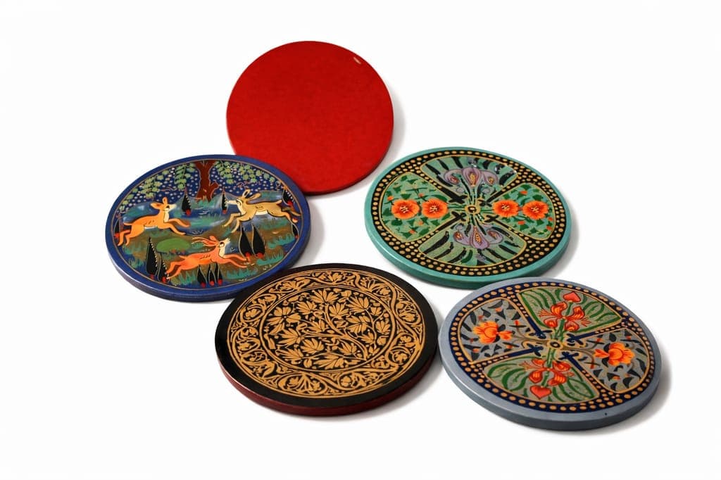 handcrafted-hand-painted-wooden-plaques-with-floral-designs-–-festive-home-décor-&-gift-accents1