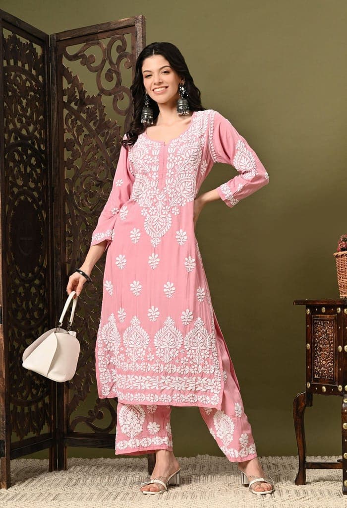 chikankari-(3d)-work-on-modal-fabric-pastel-pink1
